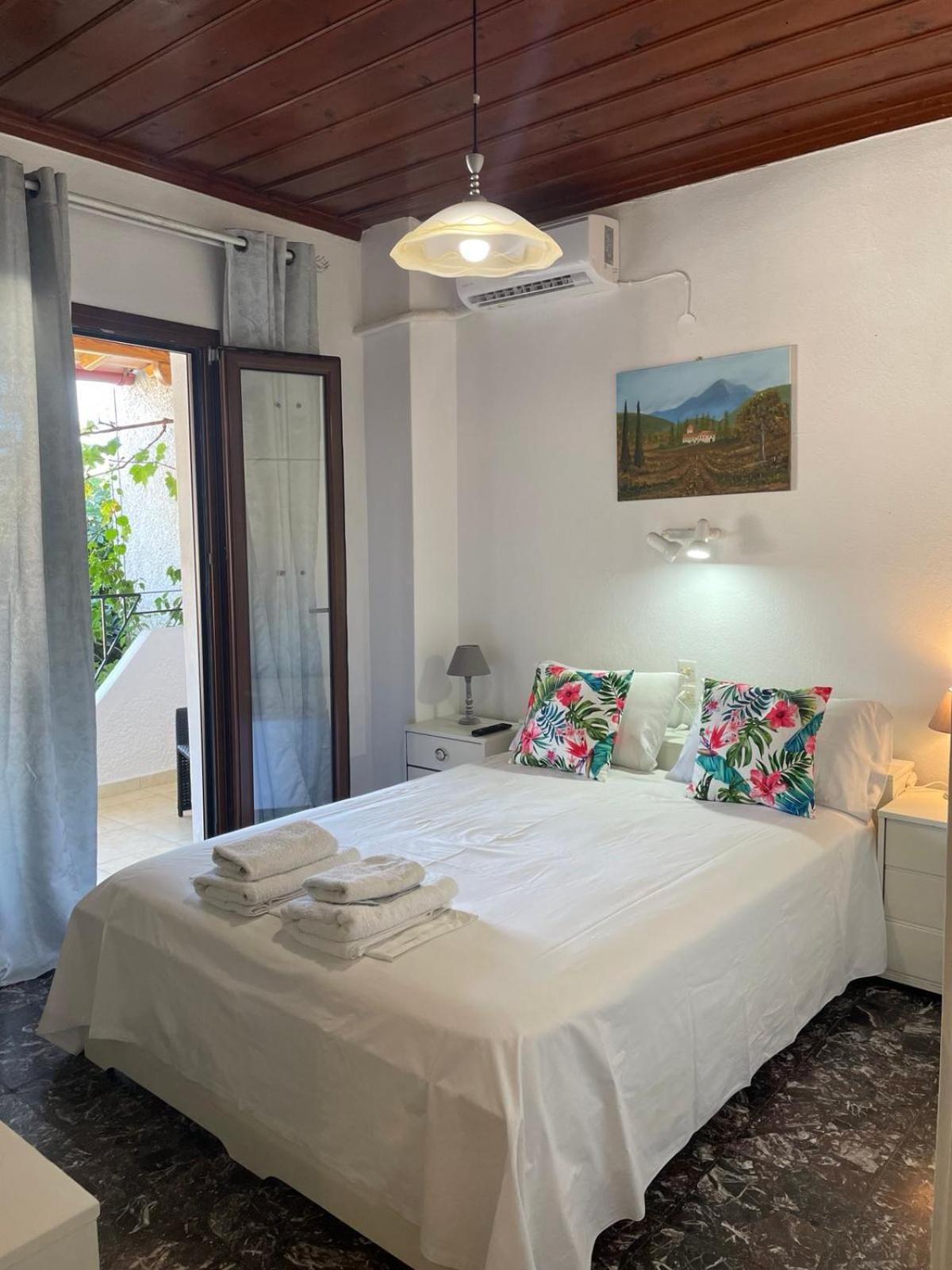 Katerinas Apartmens Скиатос Екстериор снимка