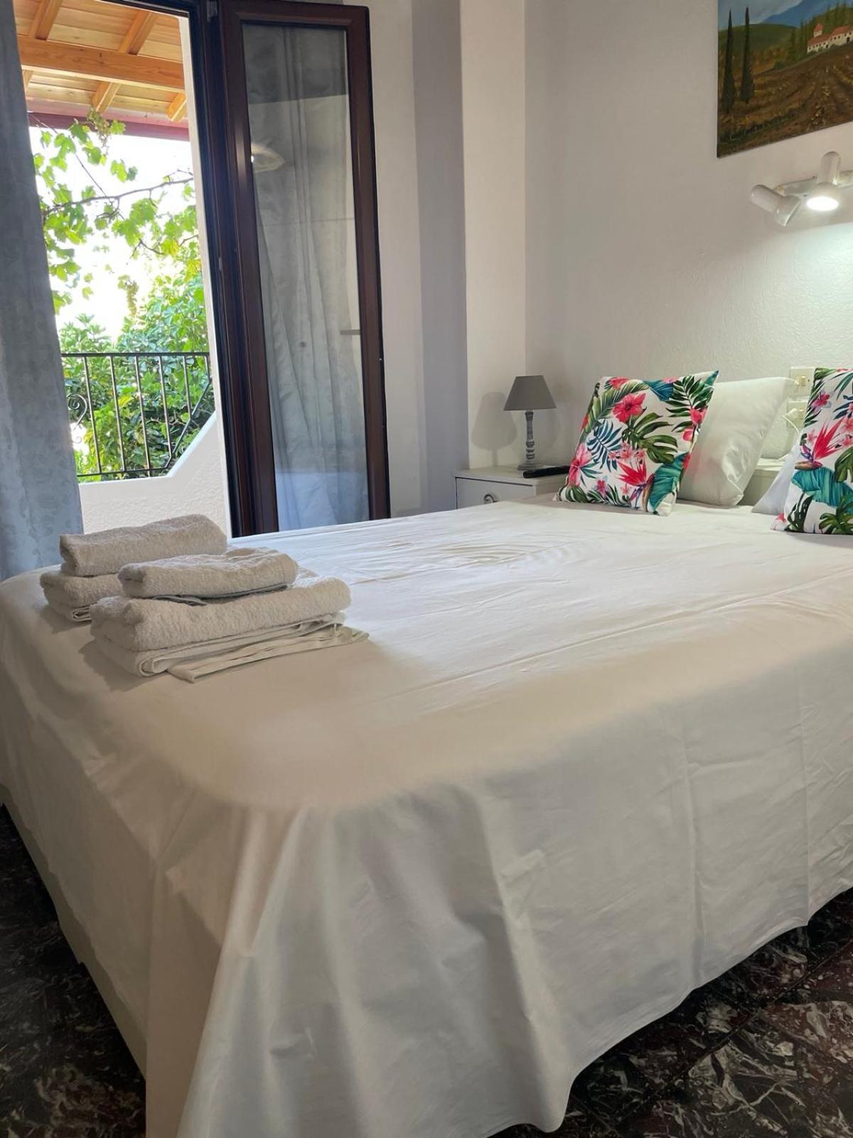 Katerinas Apartmens Скиатос Екстериор снимка