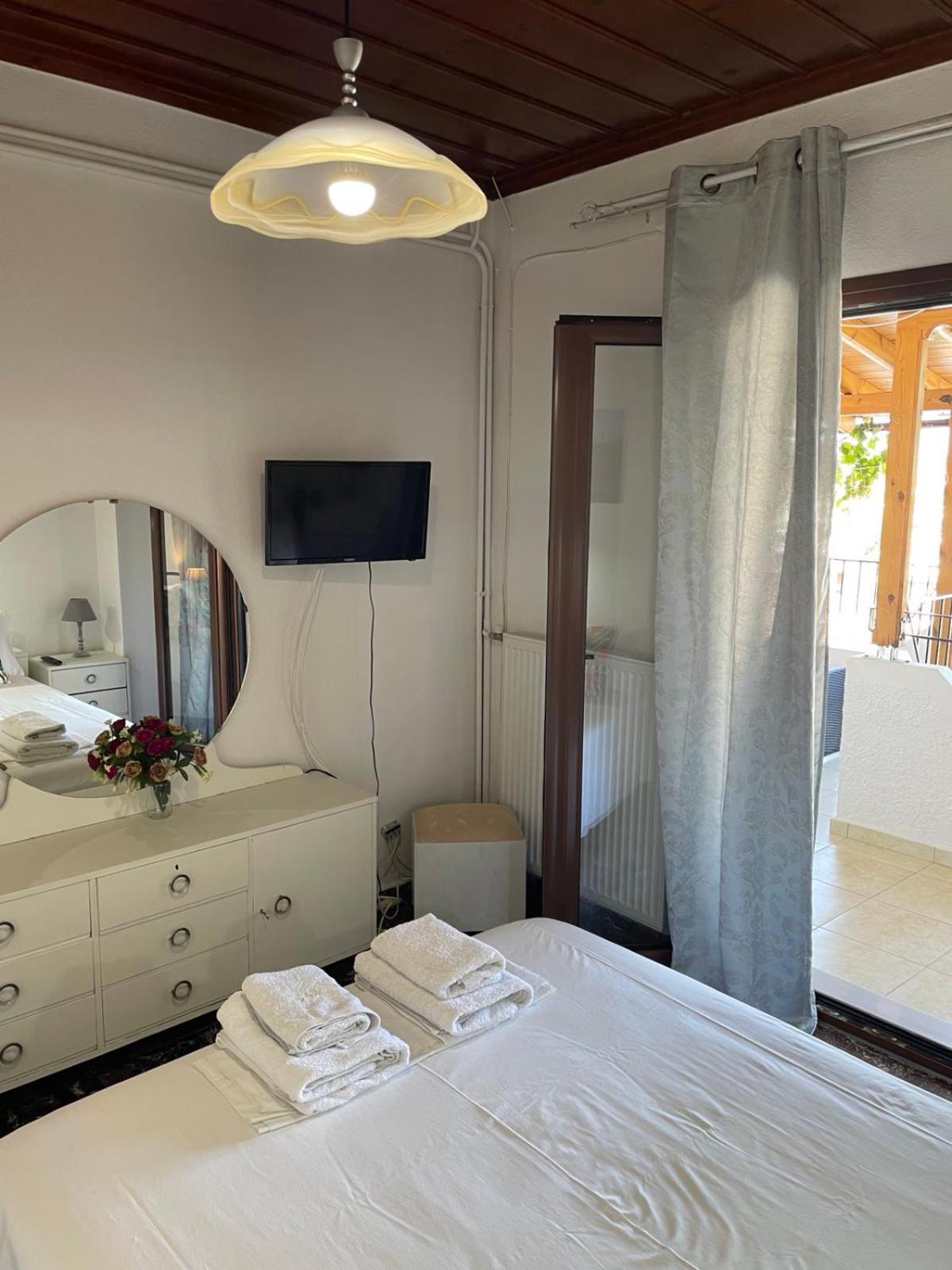 Katerinas Apartmens Скиатос Екстериор снимка